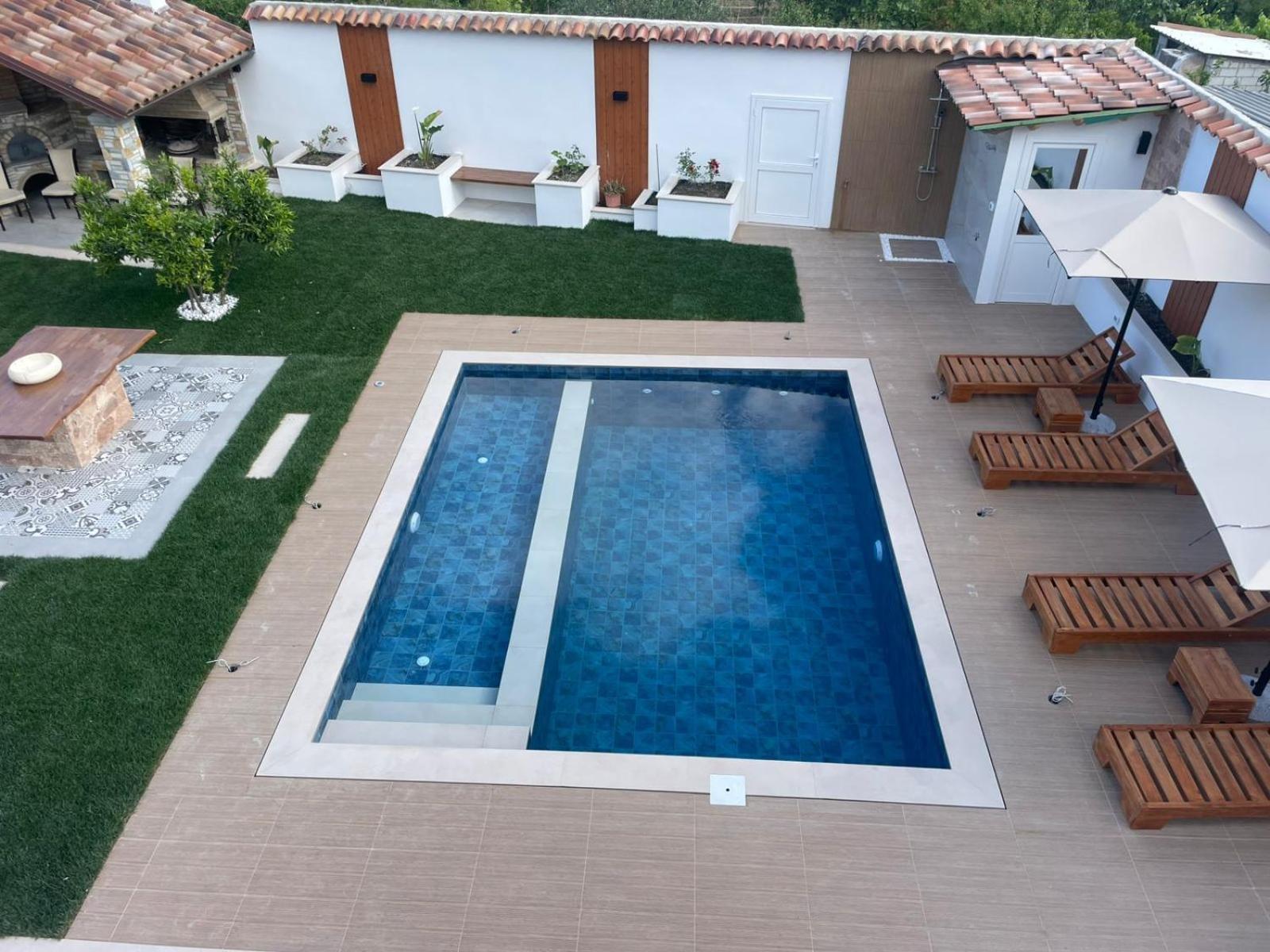 בראט Villa Lejzo - Swimming Pool מראה חיצוני תמונה