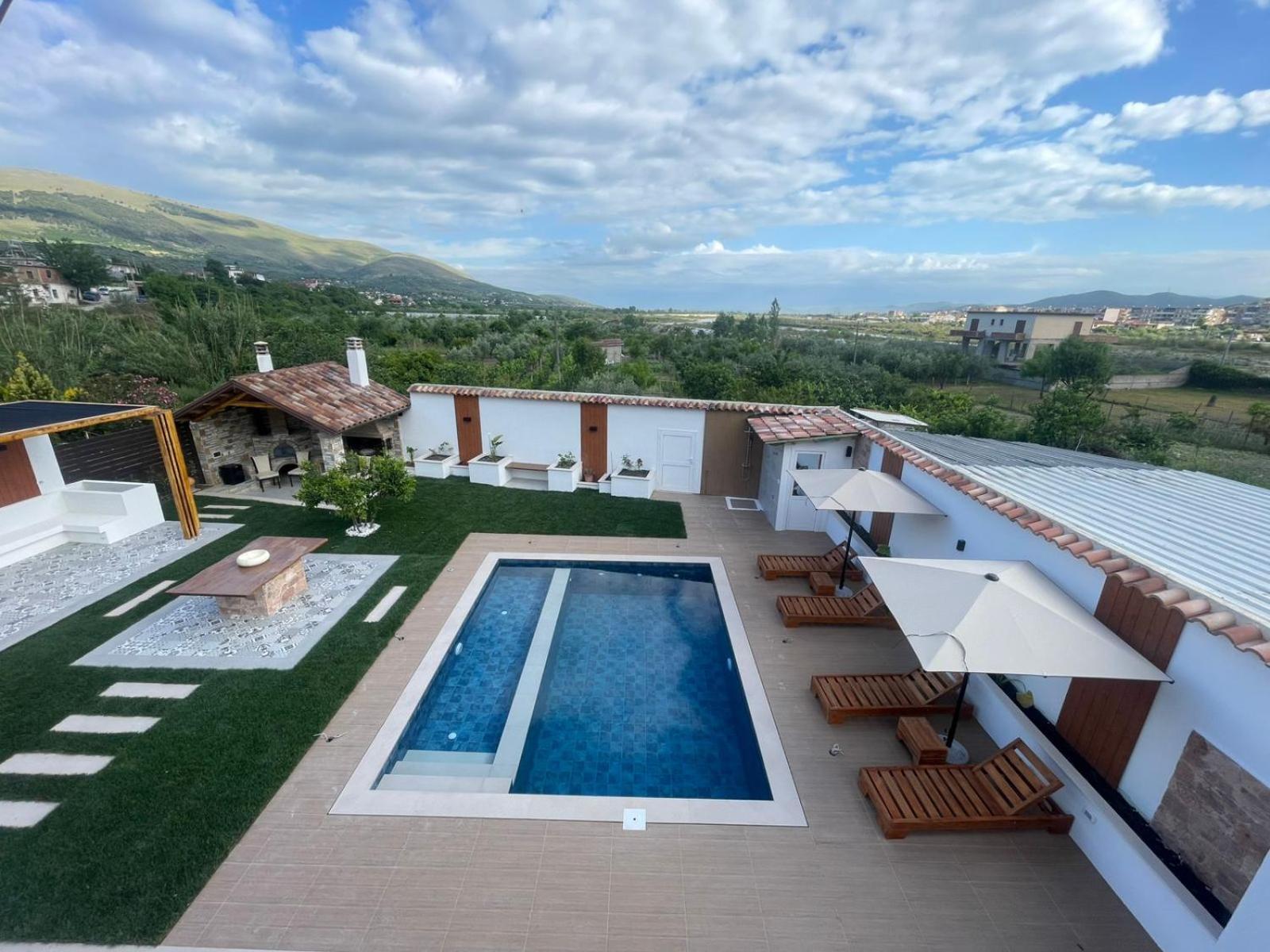 בראט Villa Lejzo - Swimming Pool מראה חיצוני תמונה